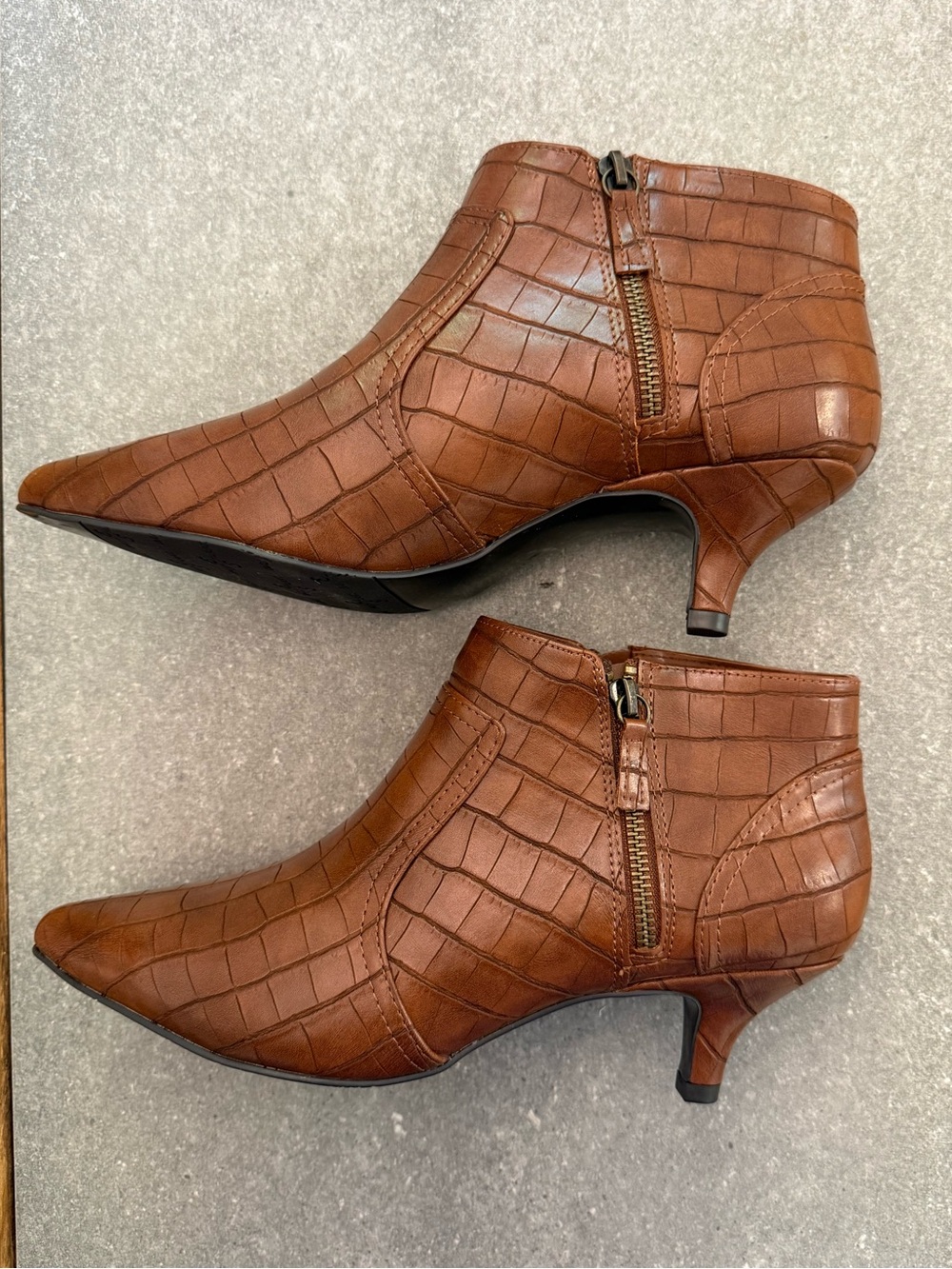 Easy Street Annalee Kitten Heel Bootie Brown Croco Pointed Toe Ankle Boots 9W - Picture 6 of 13